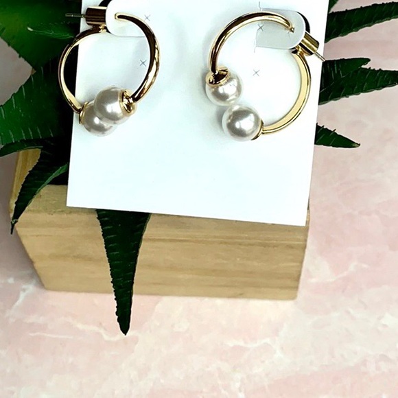 NEW Double Sided Faux Pearl & Gold Hoop Earrings - Picture 3 of 11
